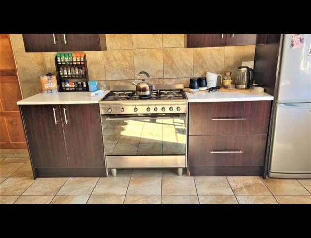 3 BEDROOM PROPERTY TO RENT IN CASSELDALE